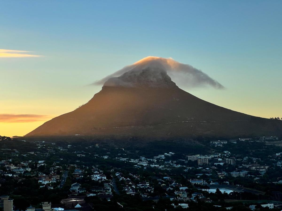 Breathtaking Views, Brand New Renovated Apartment Cape Town Bagian luar foto