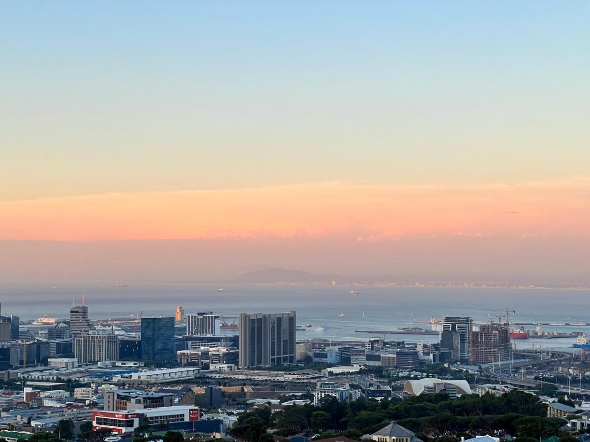 Breathtaking Views, Brand New Renovated Apartment Cape Town Bagian luar foto