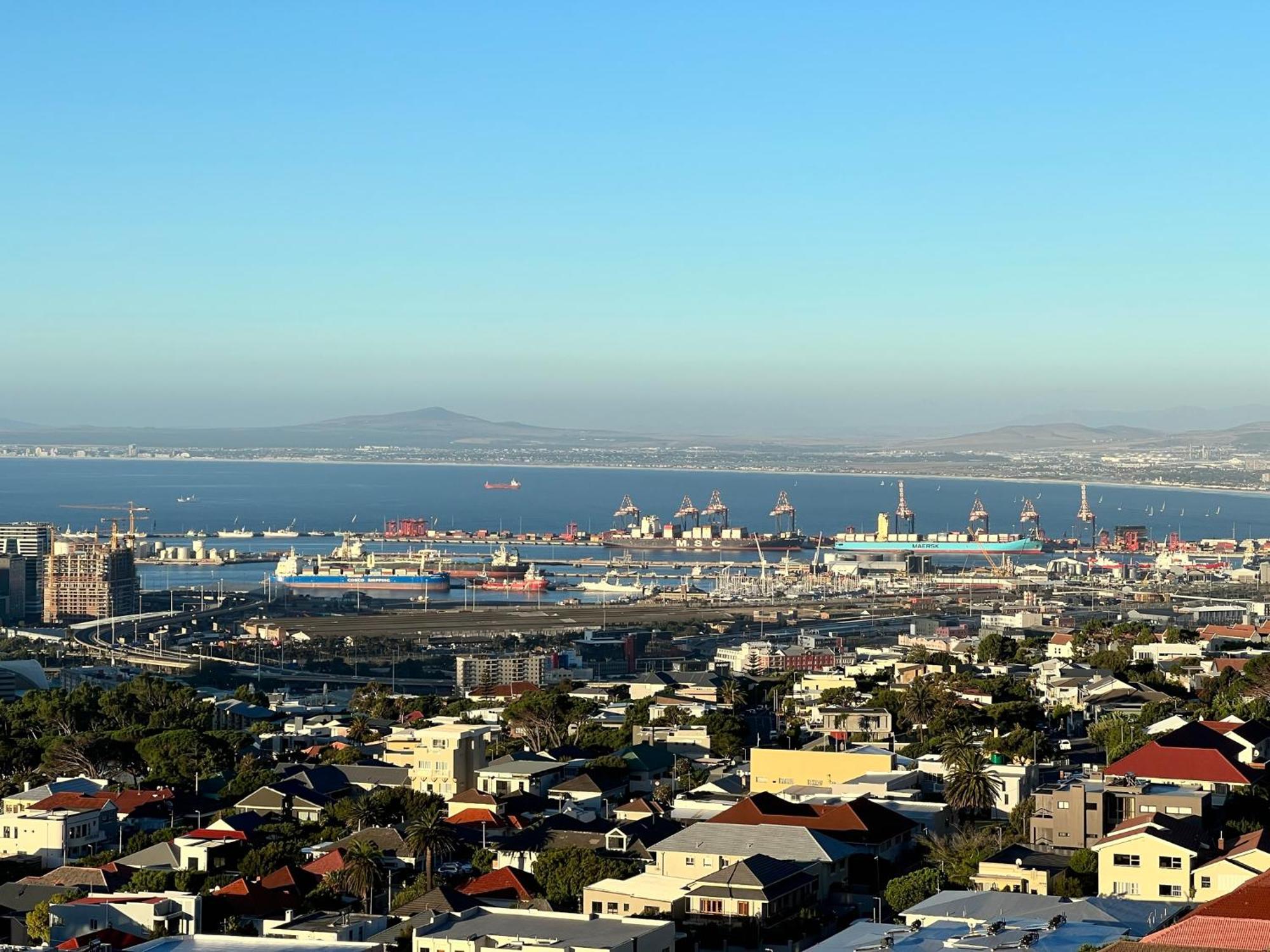 Breathtaking Views, Brand New Renovated Apartment Cape Town Bagian luar foto